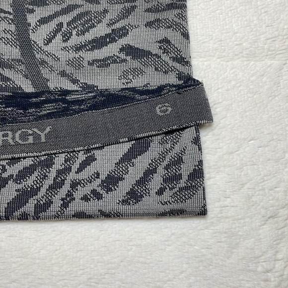 Lululemon Primal Clash Black and Grey Swiftly Tech - Picture 2 of 3